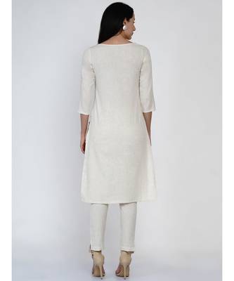 women set of off white cotton flex lace work a line kurta with co-ordinated flex pants 5
