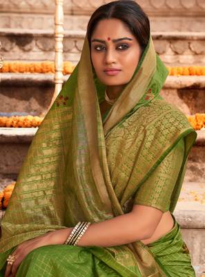 Green woven chanderi silk saree with blouse 3