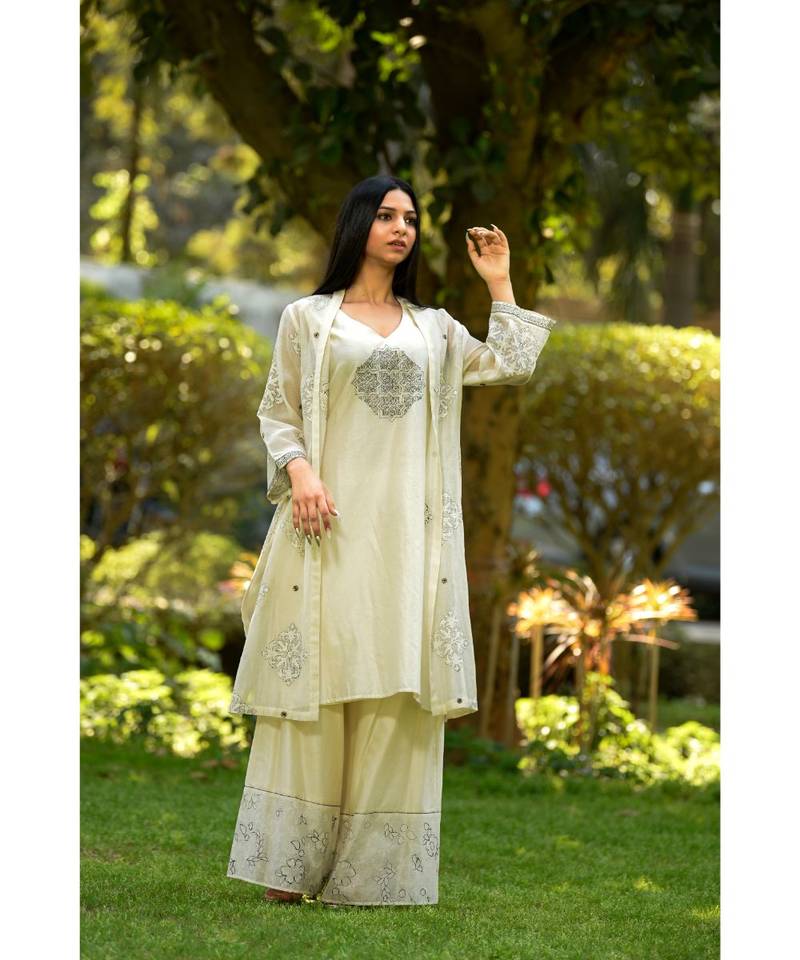 Sleevless Tunic With Overlay And Farshi