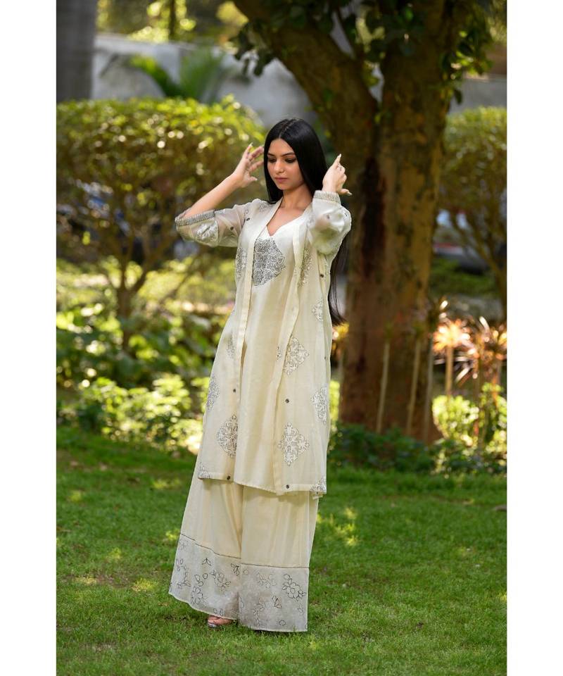 Sleevless Tunic With Overlay And Farshi