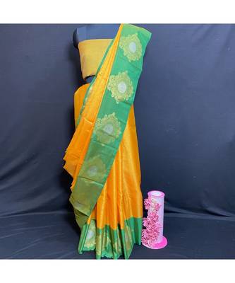 Kora Tanchui Zari Border Parrot Green With Contrast Blose 1