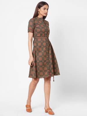 Printed cotton dress with stripes belt 3