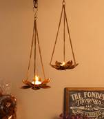 Set of 2 Triple Chain Flower Tealight Holder