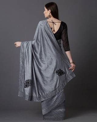 Grey Embroidered Silk Blend Saree With Blouse 2