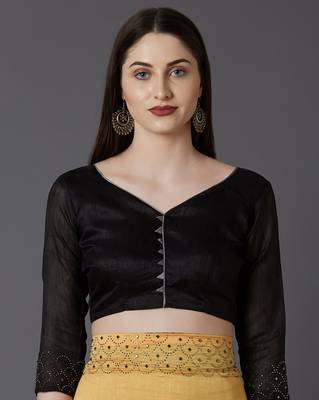 Yellow embroidered silk blend saree with blouse 3