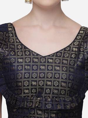 Women'S Printed Navy Blue Jacquard Blouse With V Neck 4