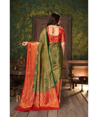 Green Banarasi Jacquard Dola softy Silk Woven Saree with Blouse 2