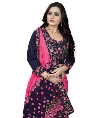 Pink Embroidered Georgette Fancy Saree with Blouse 4