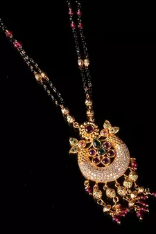 Red mangalsutra