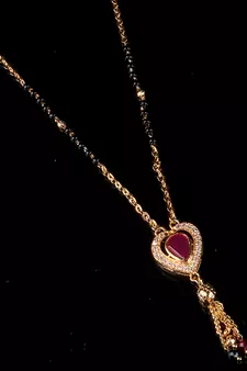 Red mangalsutra
