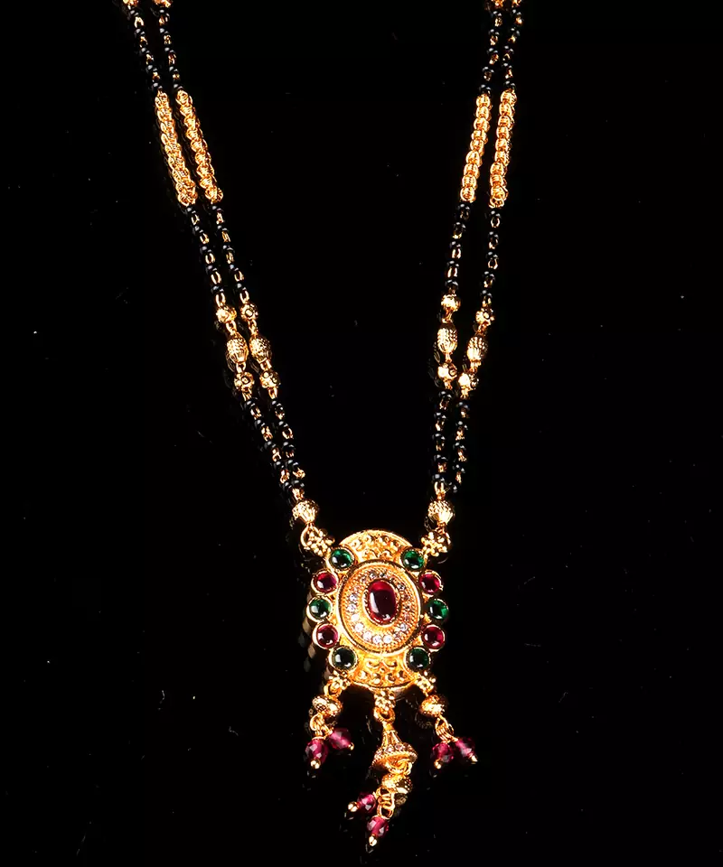 Red mangalsutra