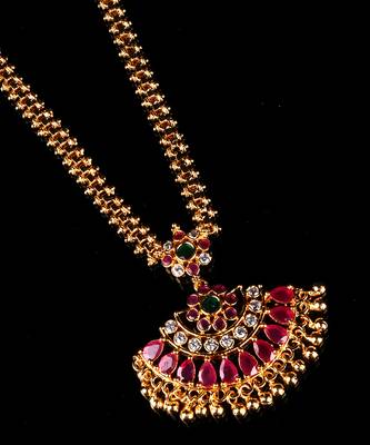 Red necklaces 2