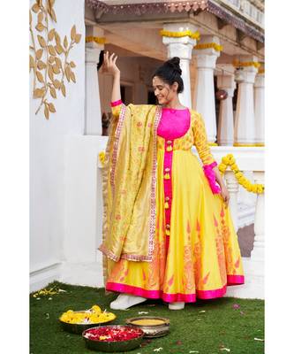 embroidered chanderi yellow  lehenga 2