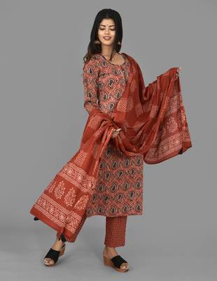 KAAJH Red Paisley Printed Cotton Suit Set 3