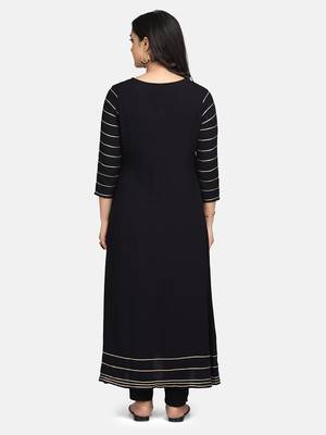 Black Solid Kurta With Pant And Dupatta 3