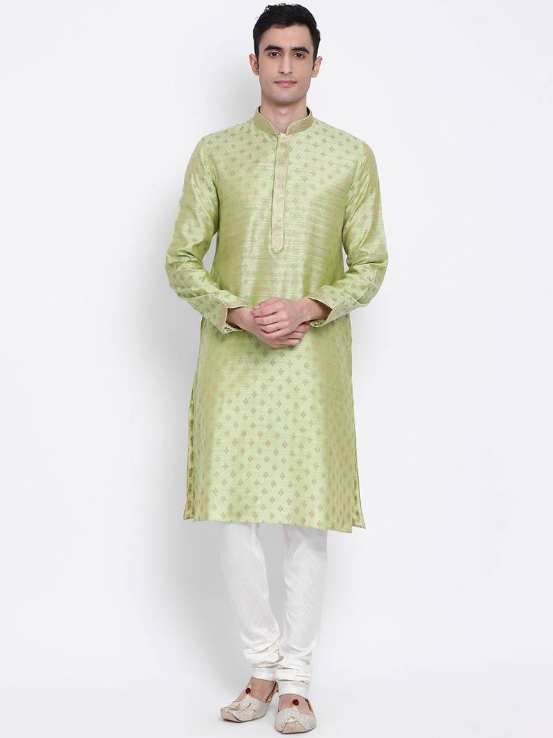 Men Light Green & Off White Solid Straight Kurta with Pyjama