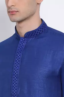 Men Ink Blue & Off White Solid Straight Kurta with Pyjama