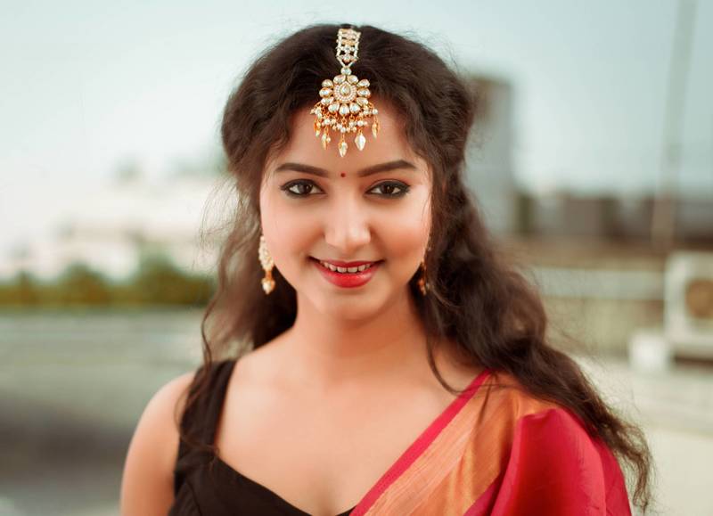 Gold Kundan Maang Tikka