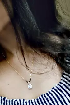 Gold mangalsutra