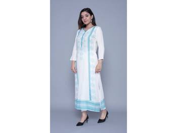 Green printed rayon kurtas-and-kurtis 4