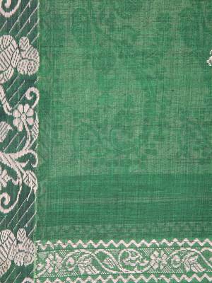 Green hand woven pure cotton saree with blouse 4
