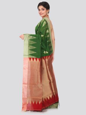Green hand woven cotton silk saree with blouse 3