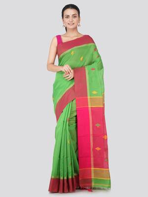 Green hand woven cotton silk saree with blouse 1