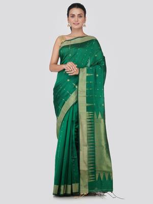 Green hand woven cotton silk saree with blouse 1