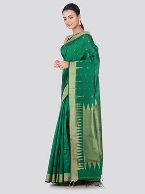 Green hand woven cotton silk saree with blouse 2