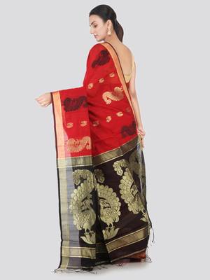 Red hand woven cotton silk saree with blouse 3
