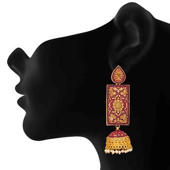 Brown pearl earrings 2