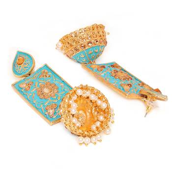 Red pearl earrings 3