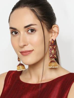 White pearl earrings 2