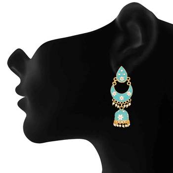 White pearl earrings 2