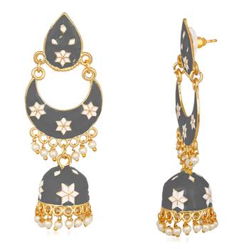 White pearl earrings 3