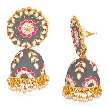 White pearl earrings 3