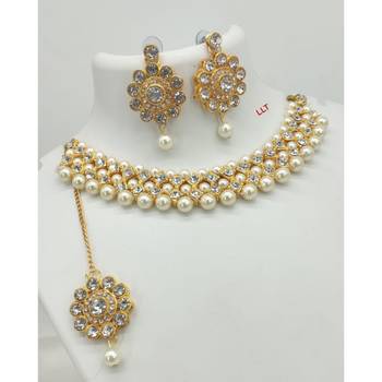 Gold necklaces 1