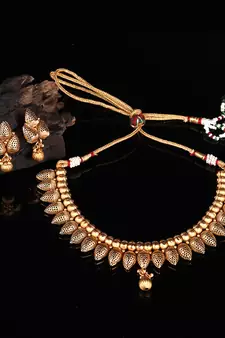 Gold chokers