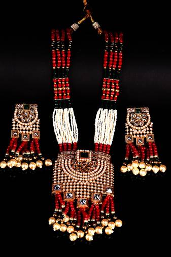 Red necklace-sets