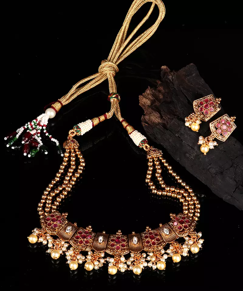 Maroon chokers