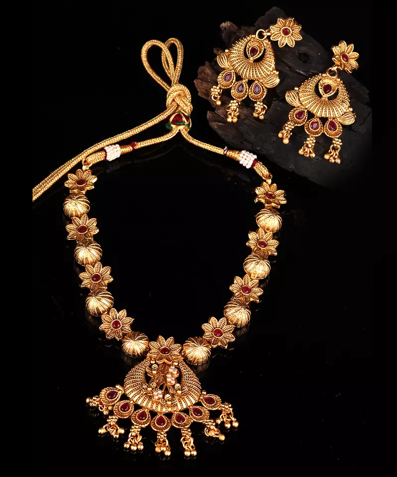 Gold necklace-sets