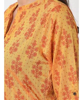 Women Yellow Floral Straight Kurta 8