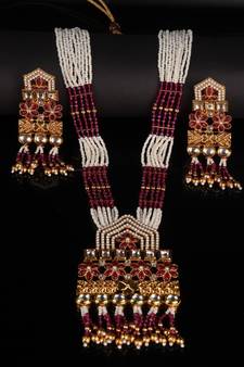Red necklace-sets