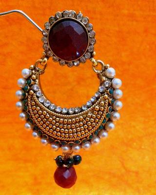 Beautiful elegant red green pearl polki with elegant red stone, pearls & diamentes by adiva abchi0bhe023 DDS 21 c24mg 2