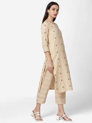 Cream color Printed Kurta Set 4