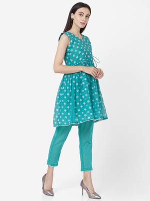Green color Printed Kurta Set 4