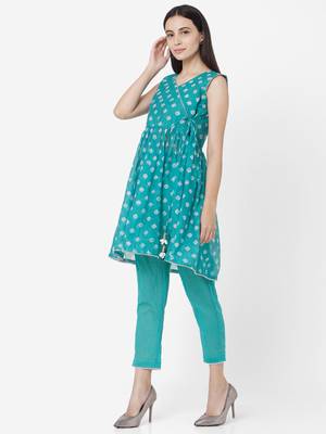 Green color Printed Kurta Set 5