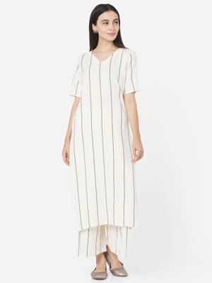 Off White color Printed Kurta Set 1