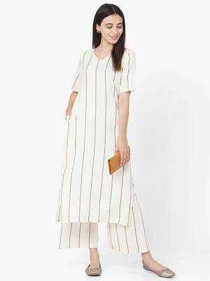 Off White color Printed Kurta Set 3