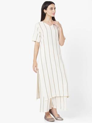 Off White color Printed Kurta Set 4